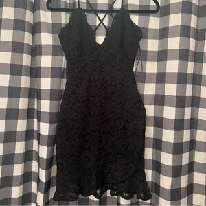 Elegant Black Lace Fitted Dress